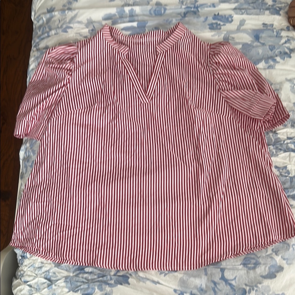 SHEIN Red and White Puff Sleeve Blouse with Mandarin Collar